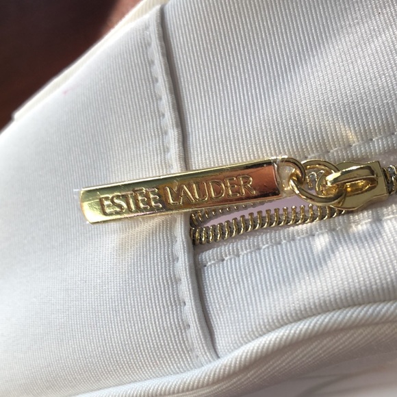 3/$25 Estée Lauder Bag - Picture 2 of 4